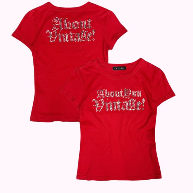 cubic lettering red crop t-shirt