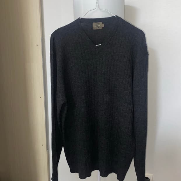 캘빈클라인 브이넥 니트(울100)