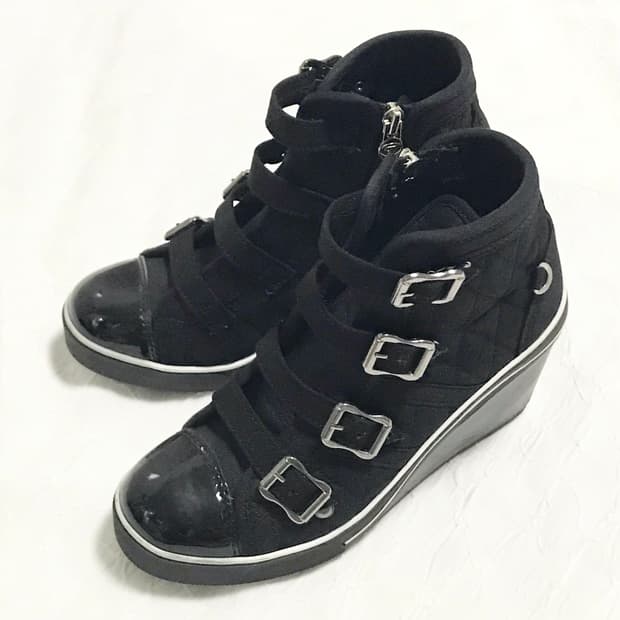 빈티지 갸루 퀼팅 버클 웨지힐 스니커즈 235