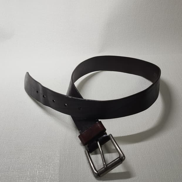 통가죽 벨트 브라운 색상