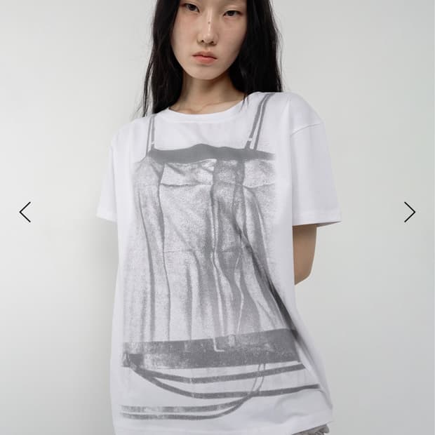 [nache] belt layer printed T-shirt white