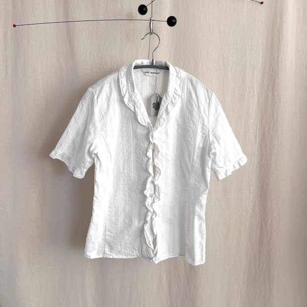 Cozy Ruffle Half Blouse