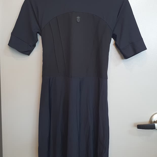 여성  골프 어메이징크리 블랙냉감반팔원피스 m사이즈