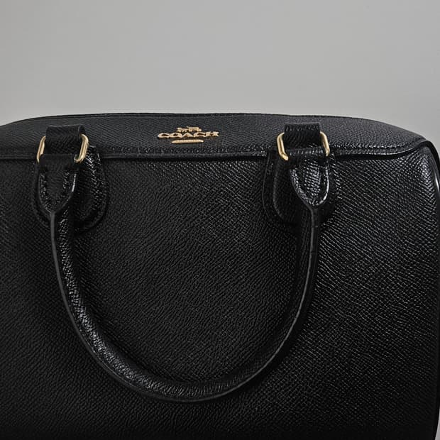 코치 블랙 미니 보스터 크로스백