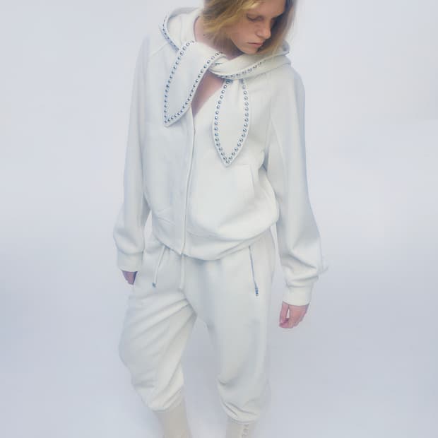 김미더영 스터드 머플러 후드 가디건 아이보리