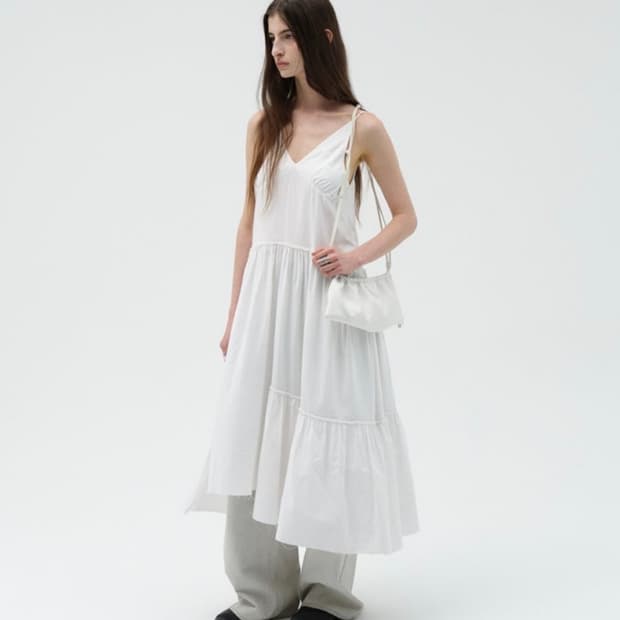 로우타이드 SLEEVELESS SHIRRING DRESS