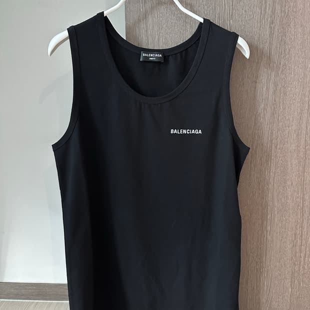 발렌시아가 슬리브 나시 민소매