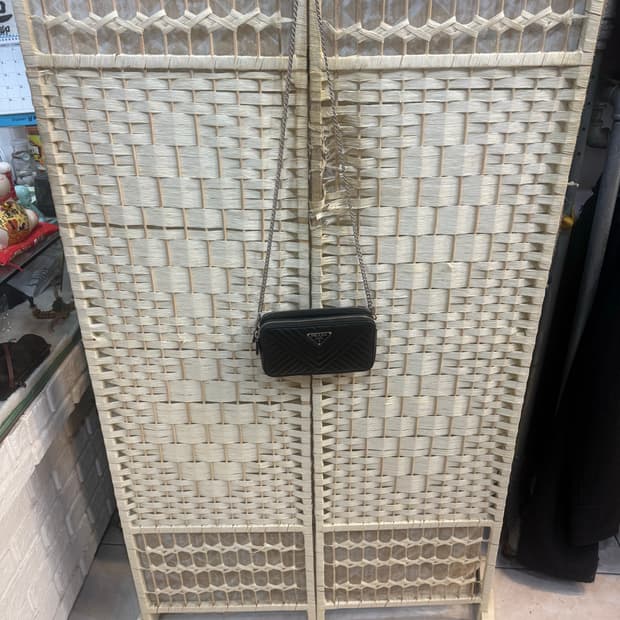 정품 프라다 다이어그램 미니 체인백 팝니다