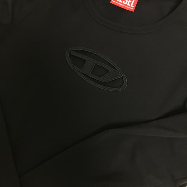 디젤 피카부(컷아웃로고)긴팔