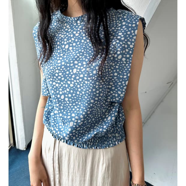 High gauge poly sleeveless design TOP