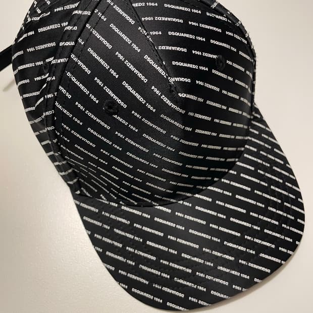 디스퀘어드 모자 스냅백