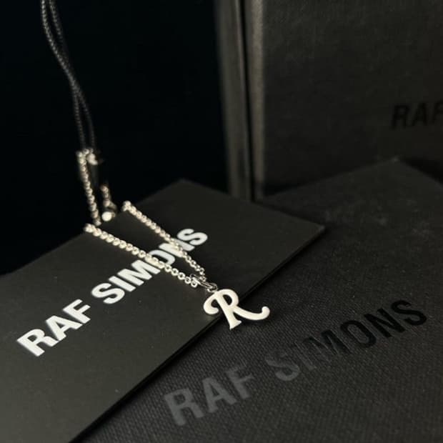 [OS] 라프시몬스 R로고 펜던트 목걸이 Raf Simons