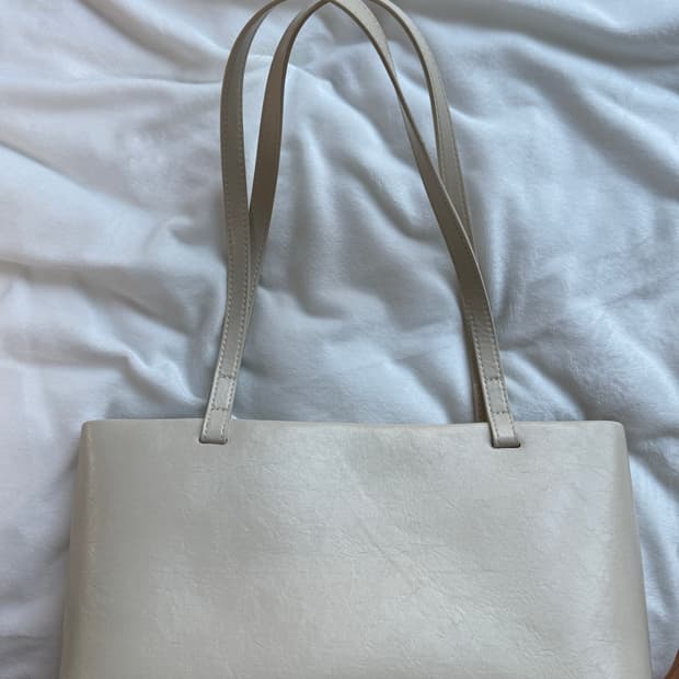 에잇세컨즈 레더 핸드백 화이트