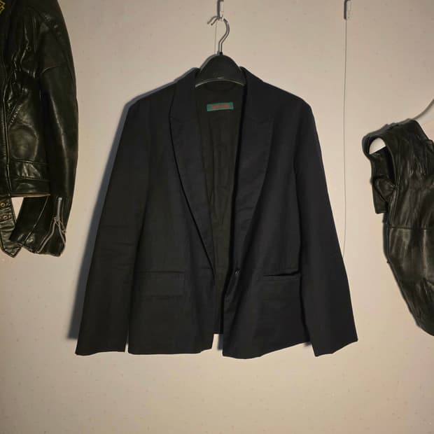 Casey casey crop 1button jakcet