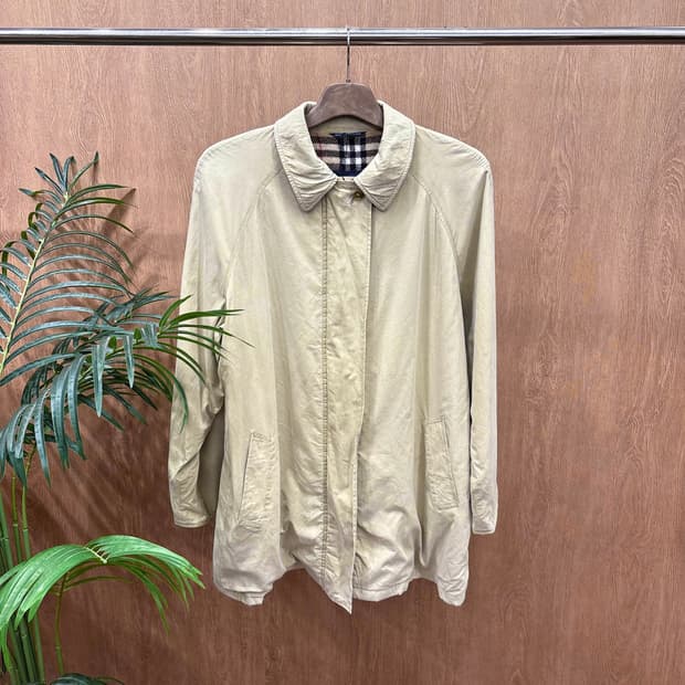 버버리 런던 하프 코트 히든 집업 노바 체크 배색 안감 디테일 베이지