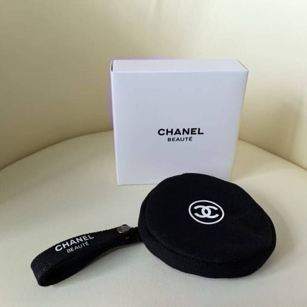 샤넬뷰티  블랙원형 미니파우치 동전지갑 스트랩