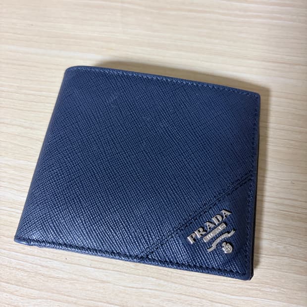 프라다 반지갑 네이비