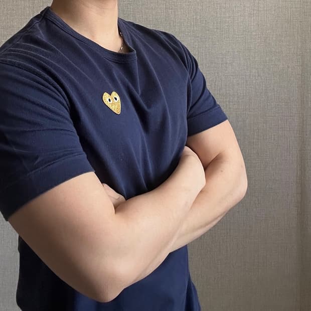 꼼데가르송 골드와펜 네이비 반팔 티셔츠
