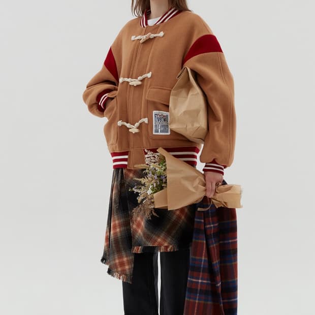 해린님 착용 oioi 베이스볼 자켓 s