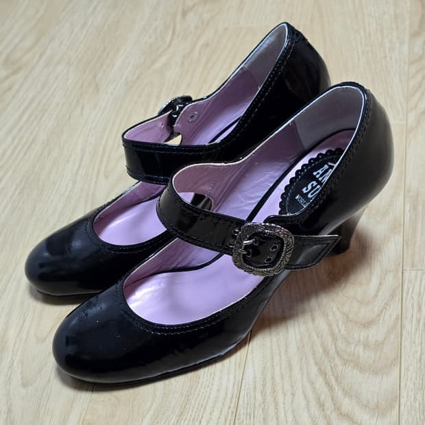 Anna Sui 안나수이 애나멜 블랙 펌프스 구두 230