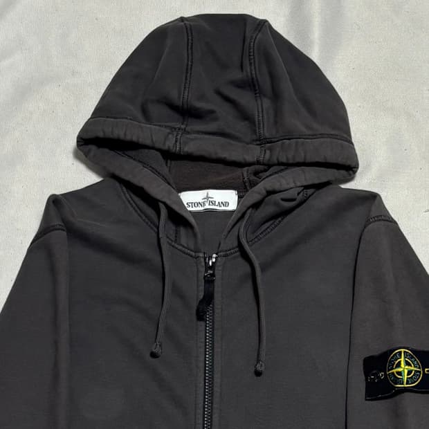 S 스톤아일랜드 그레이 후드 집업