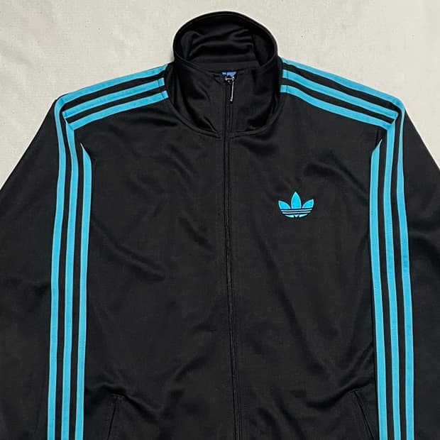 105 아디다스 파이어버드 스카이블루 라인 블랙 트랙탑