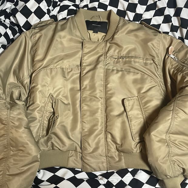 [엔타이어스튜디오] A-2 봄버