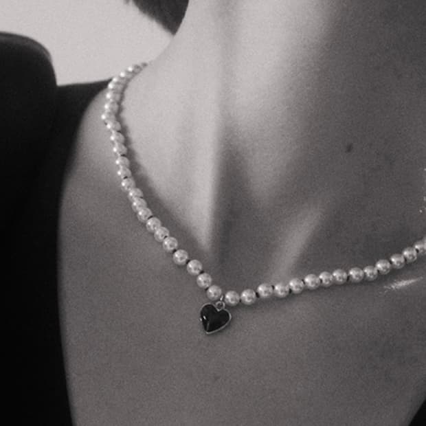 [빈티지헐리우드]Silky Black n Pearl Heart Neckl