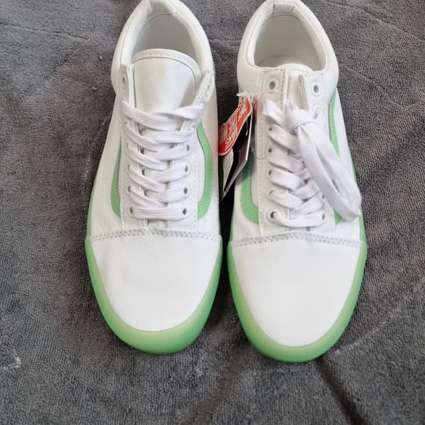 반스 올드스쿨 화이트/클리어솔275