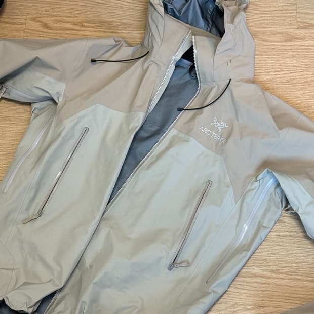 아크테릭스 베타 AR 스모크블러프