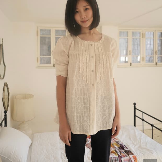 인앤양하모니 Momo blouse, ivory