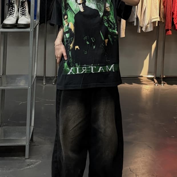 빈티지 매트릭스 블랙 반팔티 A3692