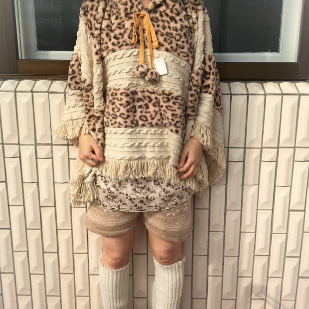 Leopard pattern mixed knit hood cape