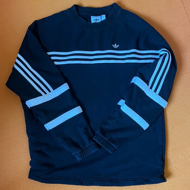 아이다스 불꽃 맨투맨