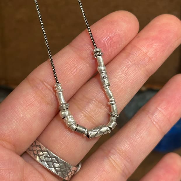 Musta karen Silver Mix Necklace