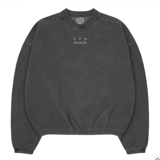아이앱 스튜디오 피그먼트 크루넥 블랙 맨투맨 스웨트셔츠
