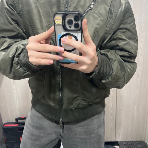 단델 항공점퍼 3사이즈랑 2사이즈랑 교환하실분 찾습니다(카키)