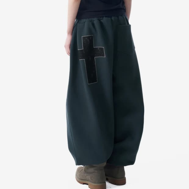 아캄 Laced CROS2 Patch Sweatpants 다크 그린