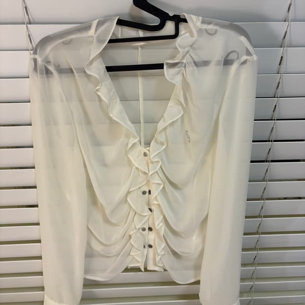 세릭 프릴 블라우스 