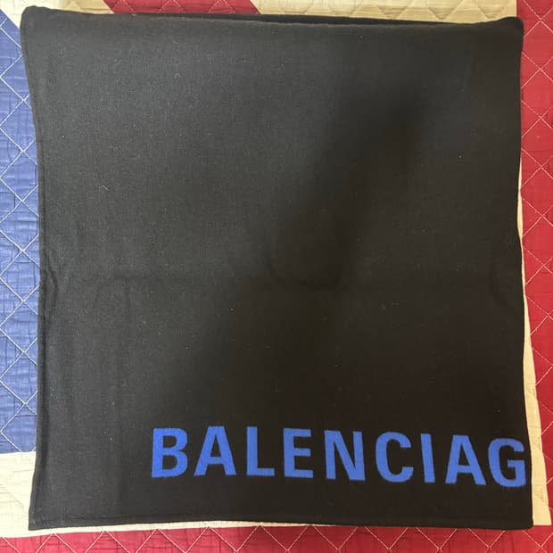 [OS]발렌시아가 울 담요