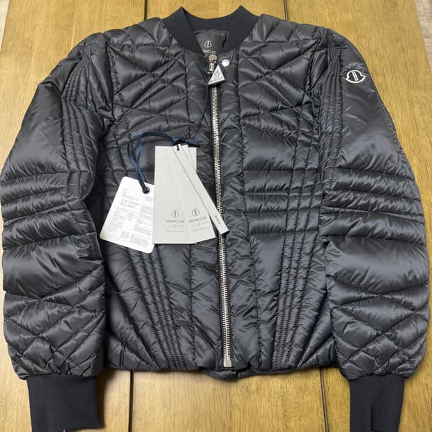 몽클레어 x 릭오웬스 메가 펜타 플라이트 다운 봄버 재킷 0사이즈