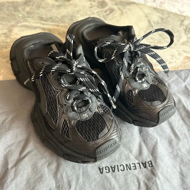 발렌시아가 뮬 240 여자사이즈