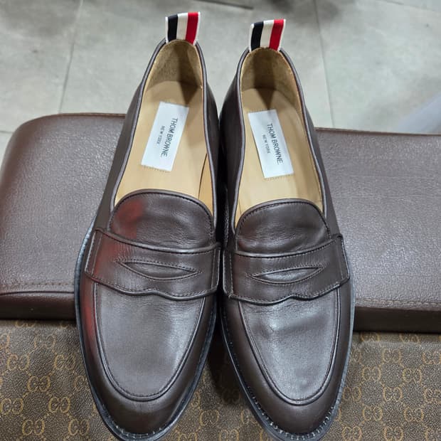 톰브라운 신상 로퍼