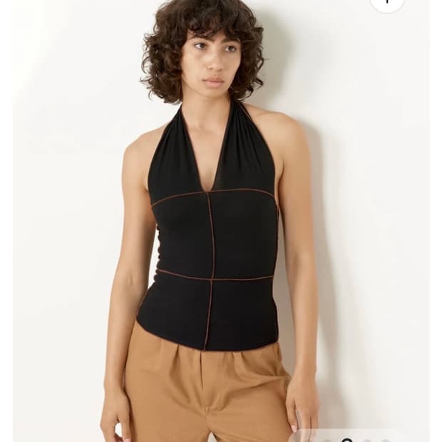 베이스레인지 Cinder Halter Top 신더 홀터 탑 블랙