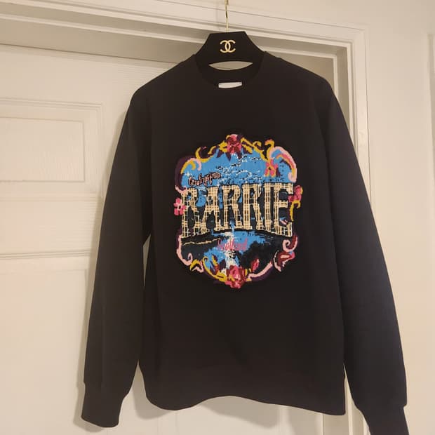 (정품)샤넬 배리 BARRIE 맨투맨