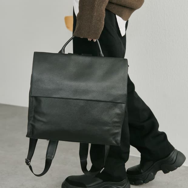 ear PAPILLONNER스퀘어 레더 백팩 