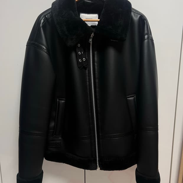 에이징씨씨씨 블랙 드롭숄더핏 B-3 무스탕 XL