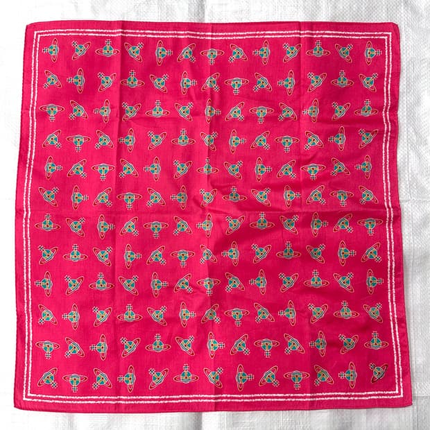 비비안웨스트우드 ORB 로고 플레이 쁘띠 손수건 스카프 핑크 정품