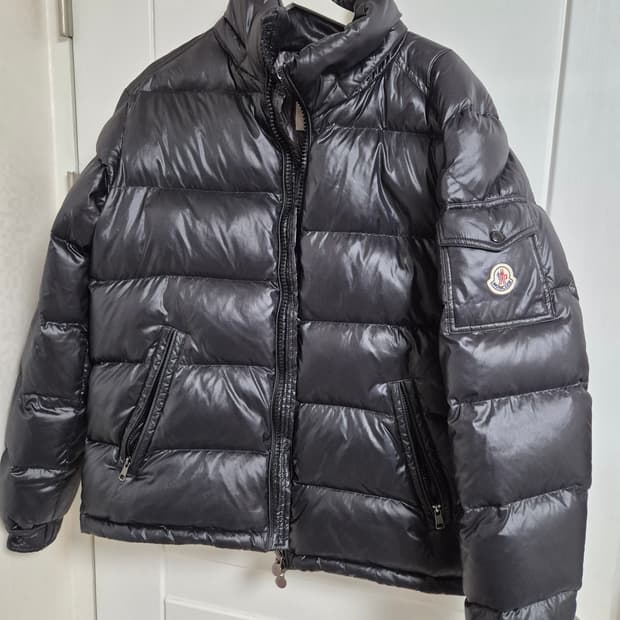 몽클레어 마야 패딩 블랙 4사이즈 팝니다