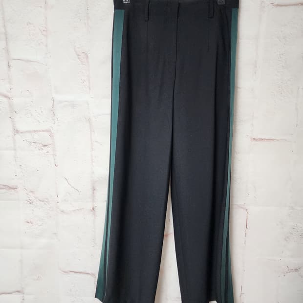 블랙 색상의 한섬 트레이닝 와이드 팬츠